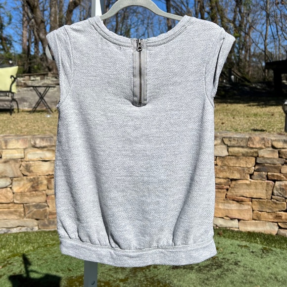 Scoop-neck, Sleeveless Top with Cuffed Hem and Back Zipper - Picture 2 of 15